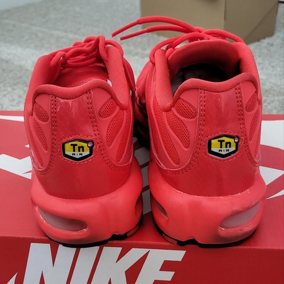 WM Nike Air Max Plus - Picture 8 of 9